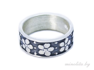 Кольцо серебряное простое с цветами