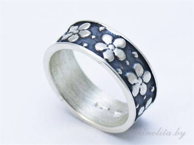 Кольцо серебряное простое с цветами