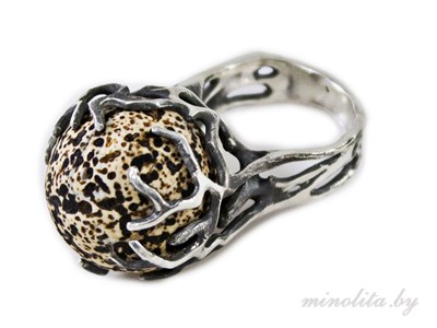 еребряное кольцо женское с чернением, вставка натуральный камень.