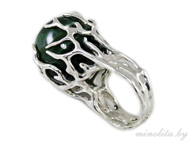 Серебряное кольцо женское, вставка натуральный камень.