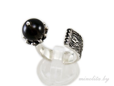 Серебряное кольцо женское с камнем