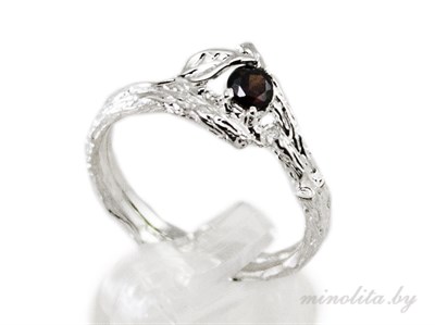 Серебряное кольцо женское, вставка натуральный камень.