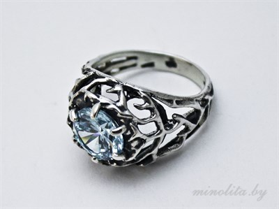 Серебряное кольцо женское с чернением, вставка голубой камень циркон
