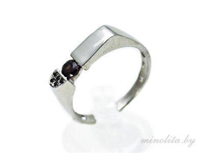 Мужское кольцо из серебра с камнем