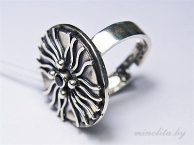Серебряное кольцо женское с чернением с цирконом