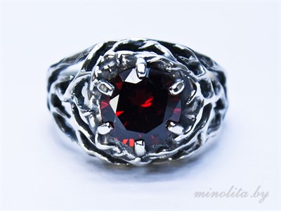 Серебряное кольцо перстень с красным камнем