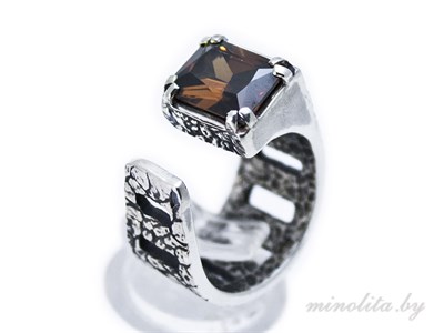 Серебряное кольцо открытое с камнем