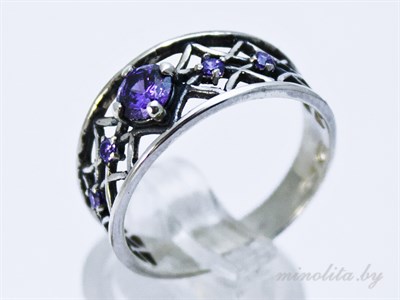 ажурное кольцо с фиолетовым камнем