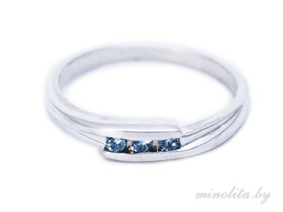 Серебряное кольцо женское с камнями