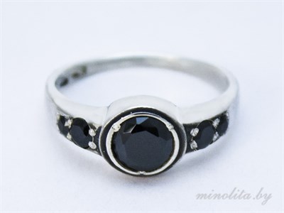 Серебряное кольцо женское с черным камнем