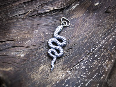 серебряный кулон змея 