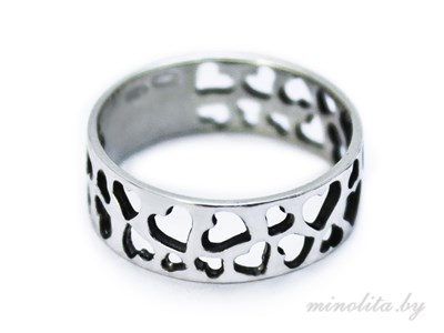 Серебряное широкое кольцо с сердцами