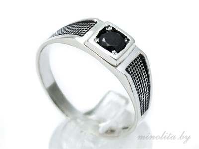 Серебряное кольцо с черным цирконом